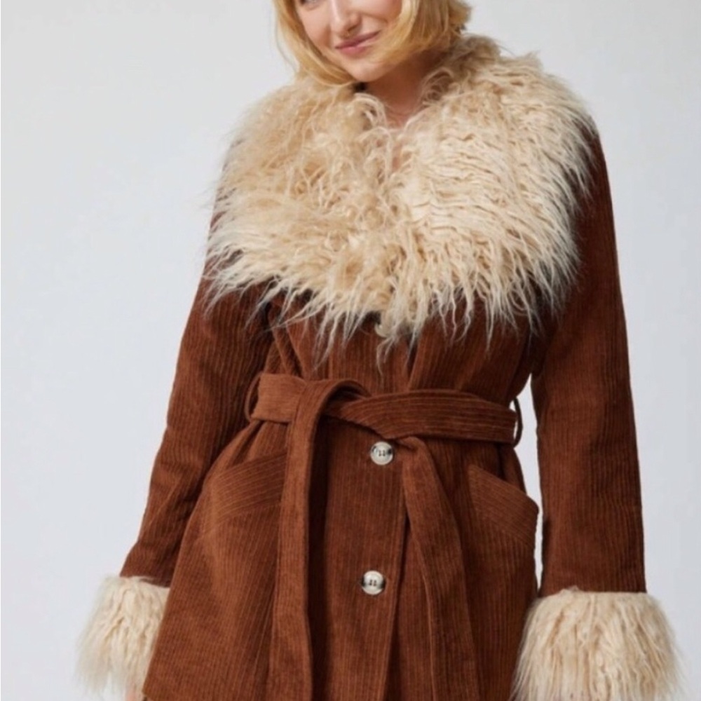 NWT Urban Outfitters Tasha Faux Fur Penny Lane Corduroy Coat  Size Medium.